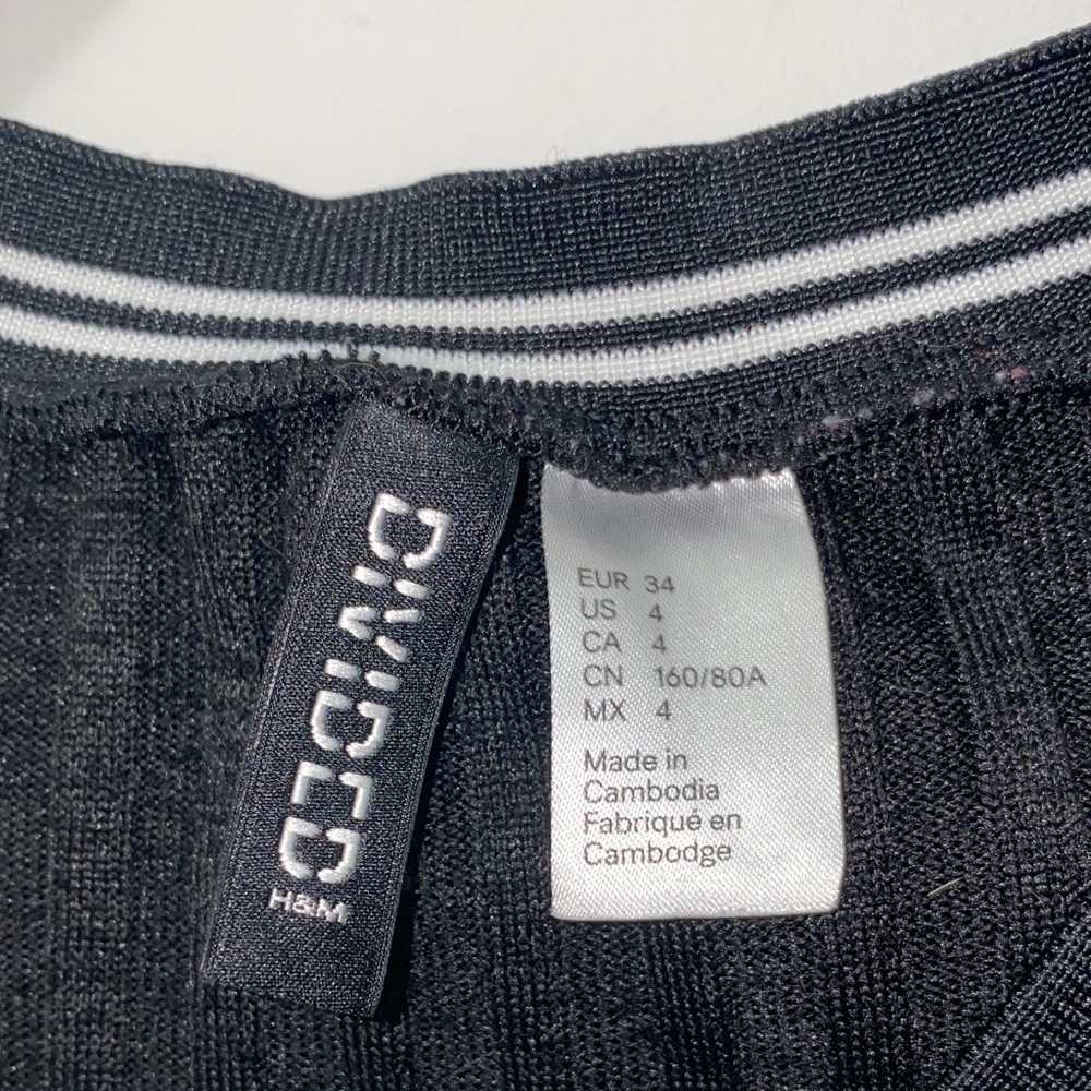 Casual Black Ribbed Dress - Picture 2 of 4